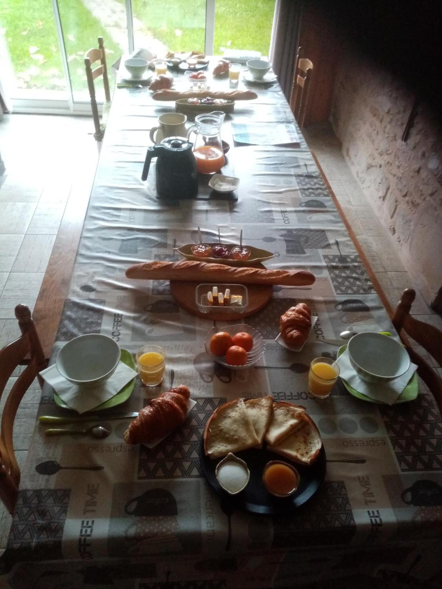 Les Tourterelles Bed & Breakfast Chabournay Exterior photo